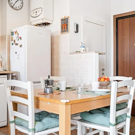 Bolognina Cozy Lägenhet *